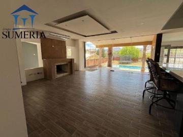 Bonita casa con jardín muy grande y alberca en Campestre del Bosque