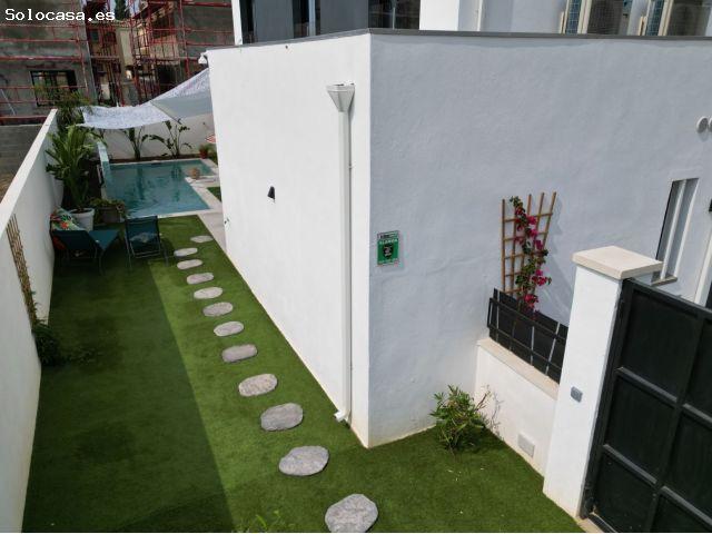 Bonita casa con piscina de obra nueva en sector Mestral de E