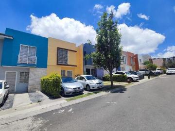 BONITA CASA COTO 2PL 3 REC. FRACC LA FLORESTA. A 5 MIN NVA CENTRAL TLAQUEPAQUE