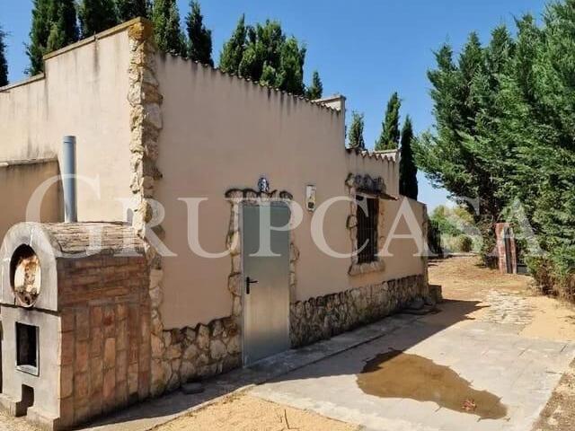 BONITA CASA DE CAMPO CON UNA HECTAREA DE TERRENO EN ALBATARREC
