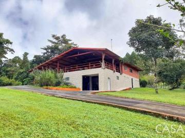 Bonita casa de montaña lista para habitar en venta en Volcán