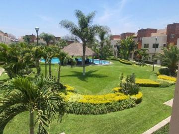 Bonita casa con roof garden dentro de condominio con vigilancia en Yautepec,Mor