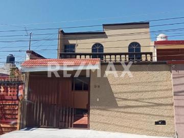Bonita casa en venta, en Candiles 4