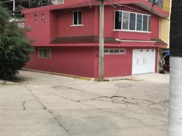 Bonita casa en esquina