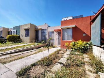 Bonita casa en fraccionamiento Palermo