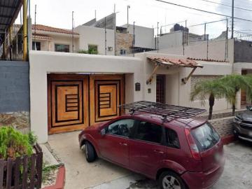 Bonita Casa en Remate cerca a Playa Icaos y Condesa en Costa Azul, Acapulco