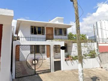 Casa en Venta cerca a Playa Langosta en Colonia Las Playas, Acapulco