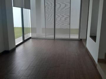 BONITA CASA EN RENTA EN PRIVADA MONTEBELLO, LOS LAGOS RESIDENCIAL