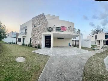Bonita Casa Espaciosa para Venta o Renta