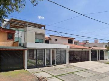 Bonita Casa Luis Cabrera!
