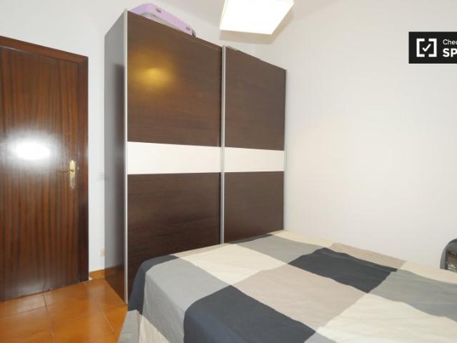 Habitación en piso compartido de 3 habitaciones en la Sagrada Familia, Barcelona