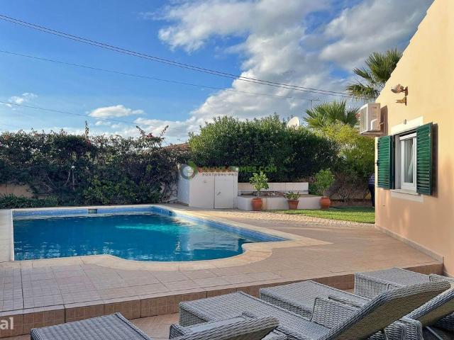 Bonita moradia T4 em Vilamoura