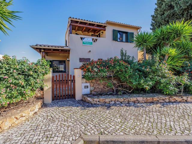 Bonita moradia V3 em zona residencial tranquila 152m² Algoz e Tunes