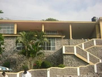 BONITA QUINTA EN RODEO MIACATLAN MORELOS, EXCELENTE ESTADO LISTA A OCUPAR