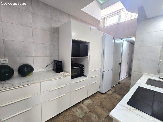 Bonita vivienda adosada, 3 dormitorios, 1 baño, terraza muy amplia, solárium, piscina comunitaria en