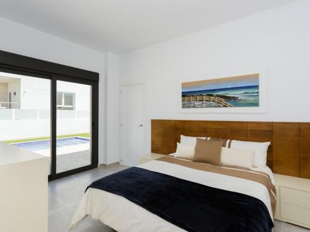 Bonita Villa Moderna en Daya Nueva Alicante