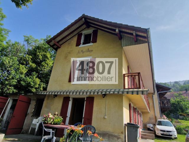 BONNE Maison mitoyenne avec terrain au calme