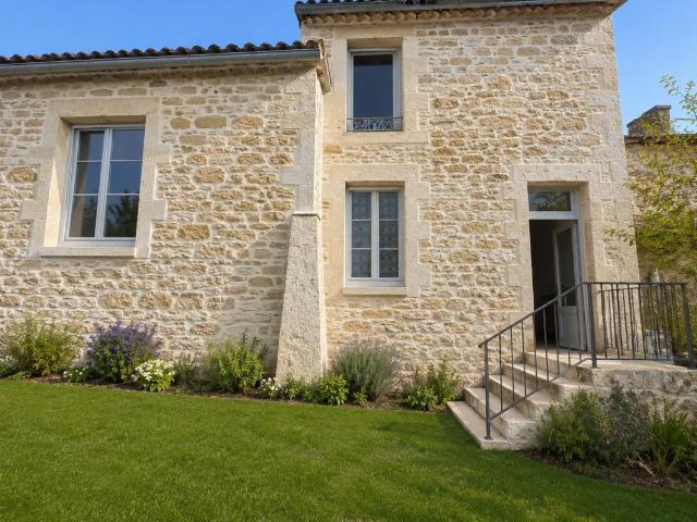 BONNETAN Maison à rénover 126m² sur 411m² de parcelle 120 000€