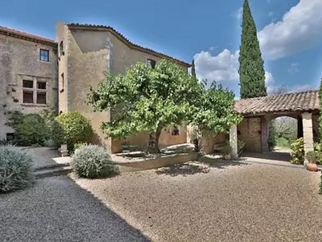 Bonnieux 84480 Achat / Vente maison 20 pièces t20 jardin
