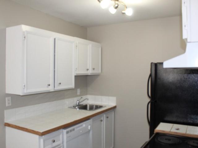 Booth Apartments 1 Bedroom Apartment for Rent at 106 111th St, Saskatoon, SK S7N 1S7 Sutherland