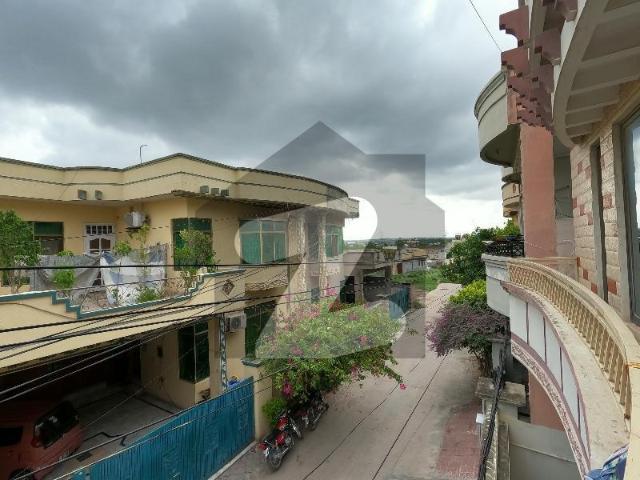 Book A Prime Location House Of 10 Marla In Lalazar