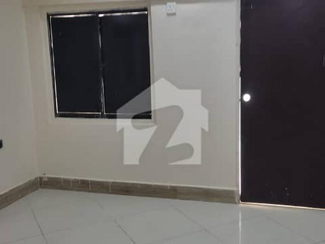 Book Corner Lower Portion Today In Gulshan e Iqbal Block 1 For Sale