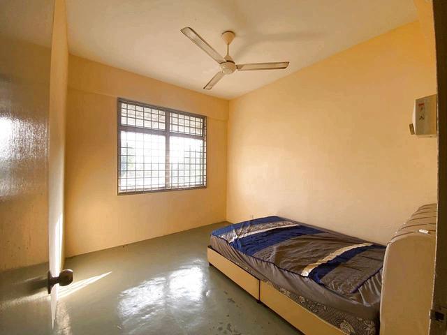 Booking 1k Only Level 2 End Lot Shop Apartment Taman Putra Kajang