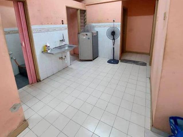 Booking 1k LEVEL 3 Flat Low Cost Prima Cempaka Kajang
