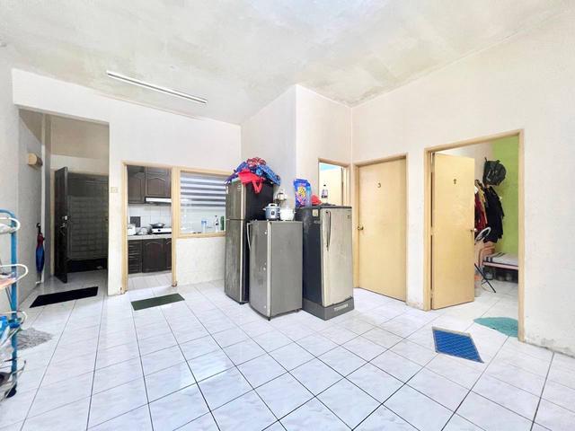 BOOKING 1KGROUND FLOOR FULL LOAN Resak Apt Seksyen U10 Shah Alam