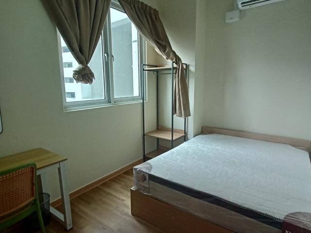 Booking 300 to secure room 8 min to Midvalley 0 Deposit ready for move in