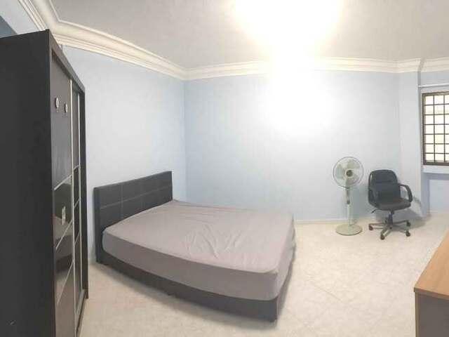 Boon Lay room include air con and wifi