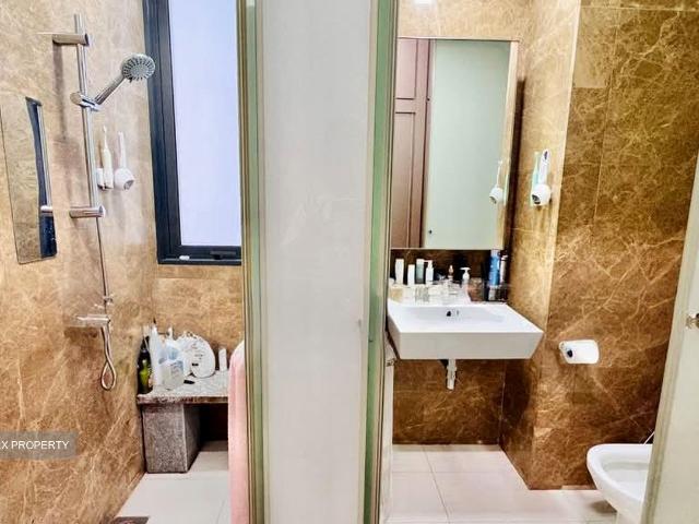 Boathouse Residences D19, Condominium