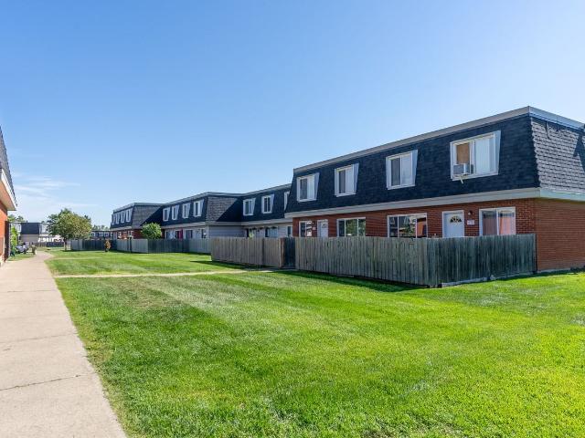 Boardwalk Village III 3 Bedroom Home for Rent at 17738 81 Ave Nw, Edmonton, AB T5T 1M1 Thorncliff