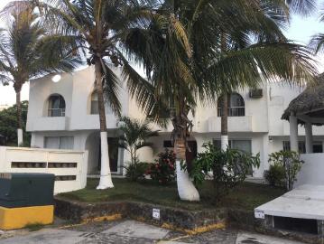 BOCA DEL RIO se RENTA CASA HABITACION en CONJ. RESIDENCIAL con ALBERCA