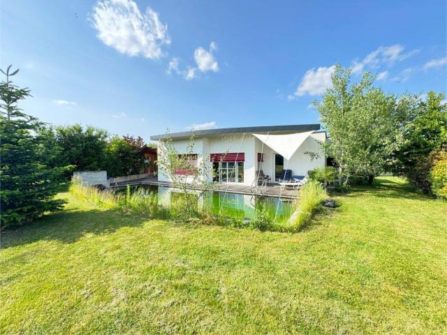 BOCKSDORF Bungalow mit Pool in sonniger und ruhiger Lage