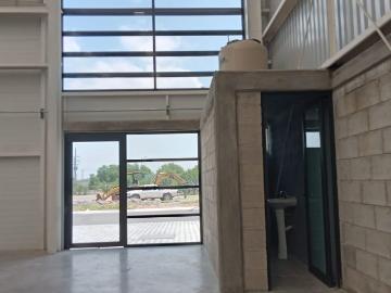 Bodega comercial en RENTA