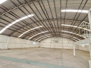 Bodega con patio de maniobra en renta en ciudad industrial