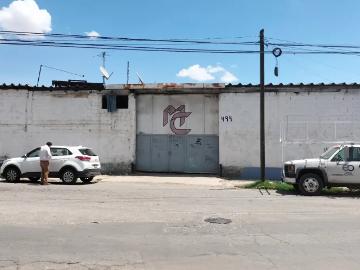Bodega de 2400 m2 en Renta Frente a la CERVECERÍA CORONA