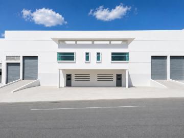 Bodega de 2,800 m2 por Av. Colosio en Santa Catarina