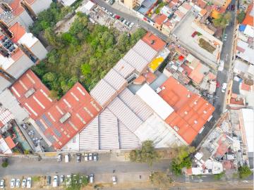 Bodega en renta ? Con entrada privada, oficinas y terrazas