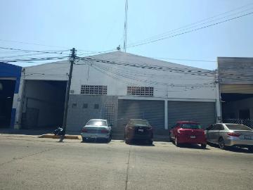 Bodega en renta Culiacán con punto de venta céntrica 820 m2