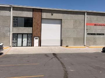 Bodega en Renta a pie de carreteta FUNDADORES
