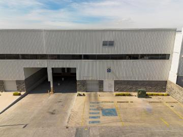 BODEGA EN RENTA EN LA LLAVE