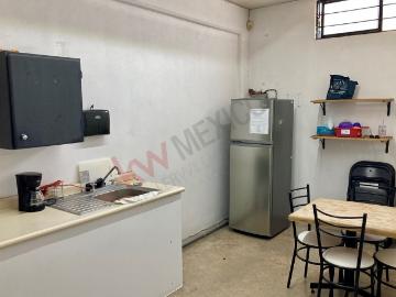 Bodega en Venta en Colonia Satélite – Ubicación Estratégica y Gran Potencial