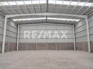 BODEGA INDUSTRIAL EN RENTA CON CENTRO DE NEGOCIOS INIGUALABLE