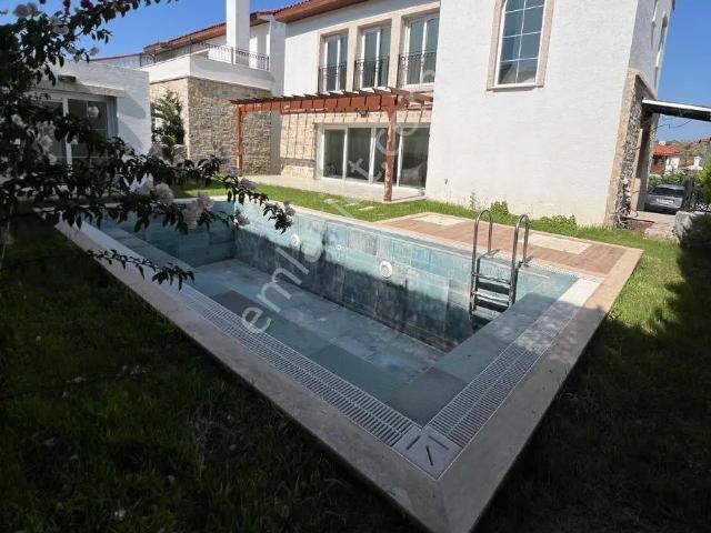 Bodrum, Casa Fabay Satılık 3+1 Villa + Müştemilat Ve Havuz