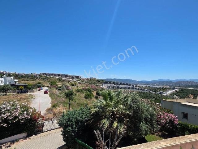 Bodrum Adabükü Turkuaz Sitesi Manzaralı Ebeveyn Banyolu 2+1daire