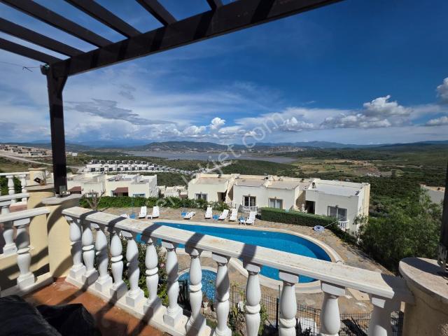 Bodrum Adabükü Turkuaz Sitesi Manzaralı Ebeveyn Banyolu 2+1daire