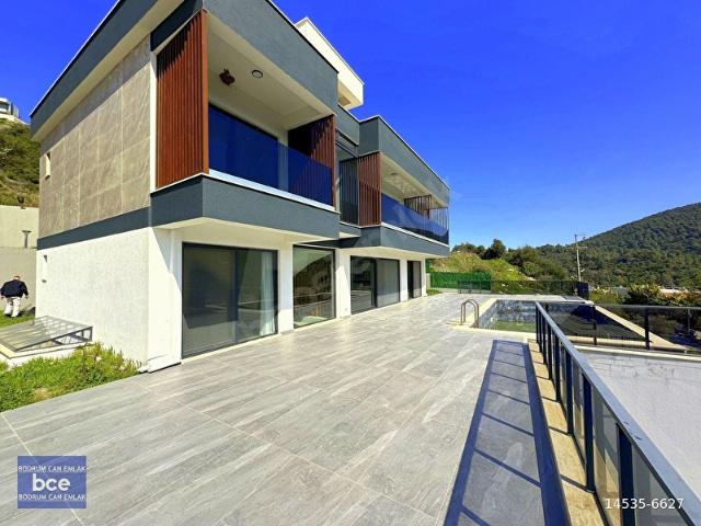 BODRUM ADABÜKÜ PLAJ YAKIN 1000m2 İÇİNDE TAM TEŞEKKÜLLÜ MALİKHANE