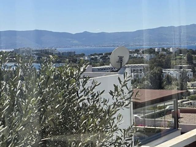 BODRUM AKYARLARDA DENİZE YAKIN SİTE İÇERİSİNDE KÖŞE DUBLEKS